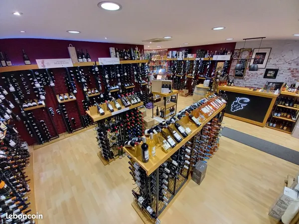 Commerce : Cave à vin à vendre à Aubagne, 57 m², stock inclus, clientèle d'habitués, accompagnement 