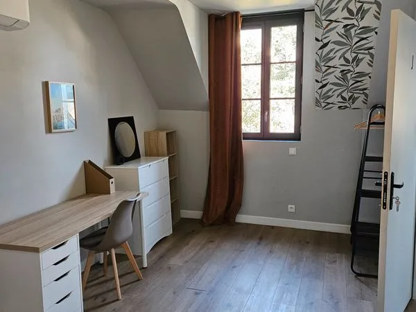 Chambres avec clim en colocation - centre de Tours - au pied du tram et de la fac des tanneurs