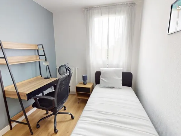 Chambre 6 pièces 96 m²