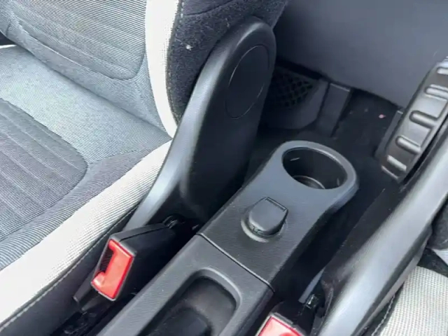 Renault Twingo iii e-tech — photo 46