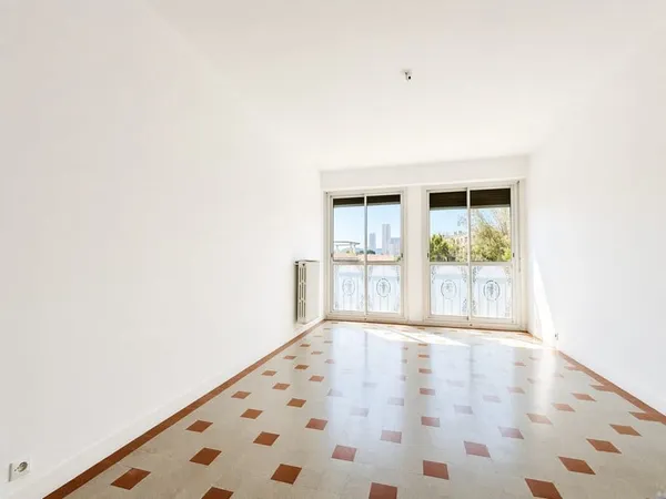 PRIX DE MARCHE 13009 MARSEILLE -TYPE 3 SQUARE MICHELET 67m2