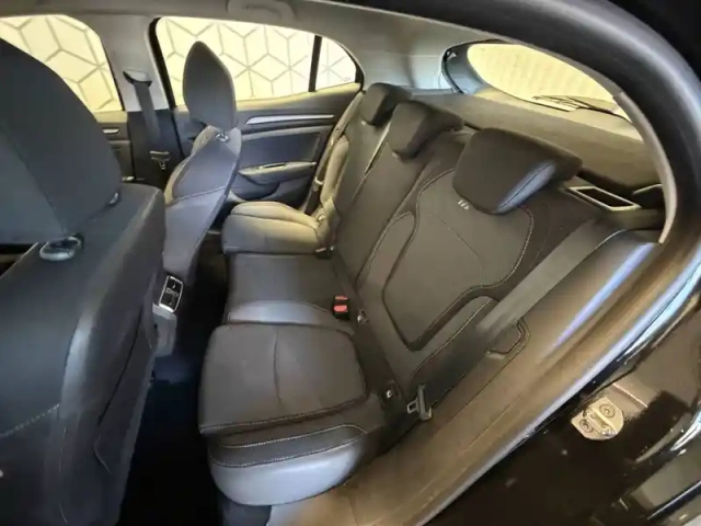 Renault Megane iv berline blue dci 115 edc — photo 11