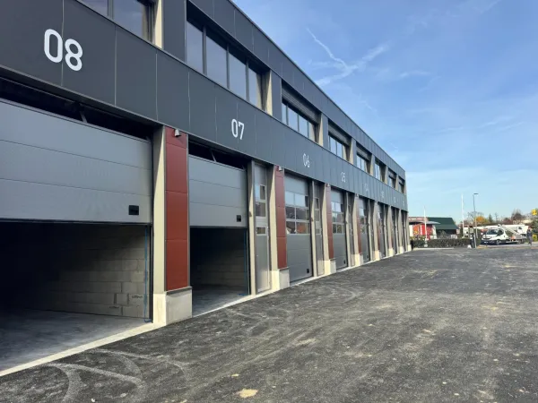 Local 4 pièces 230 m²