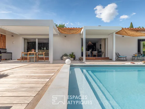 Villa contemporaine de plain-pied avec piscine