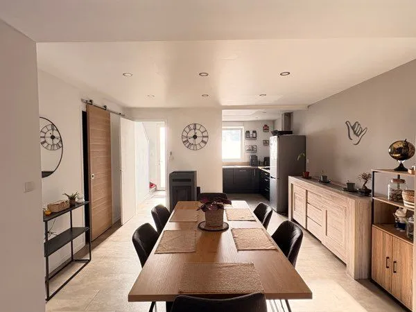 Maison semi-mitoyenne 2 ch. Avec garage, jardin et parking — Calme absolu