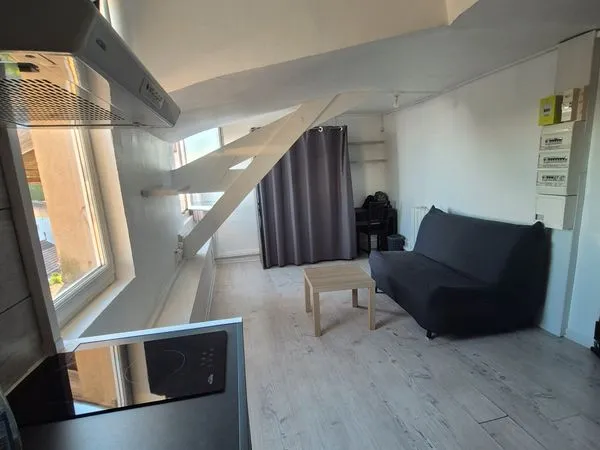 Studio meublé et équipé - PARILLY:LYON 8