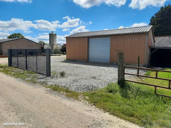 Loue hangar/local 150 M²