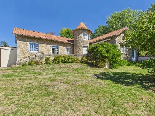 Rare opportunité - ensemble immobilier avec potentiel locatif et étang de pêche