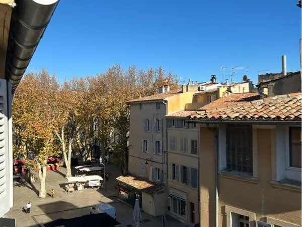 Vente T2 rénové centre Aix en Provence