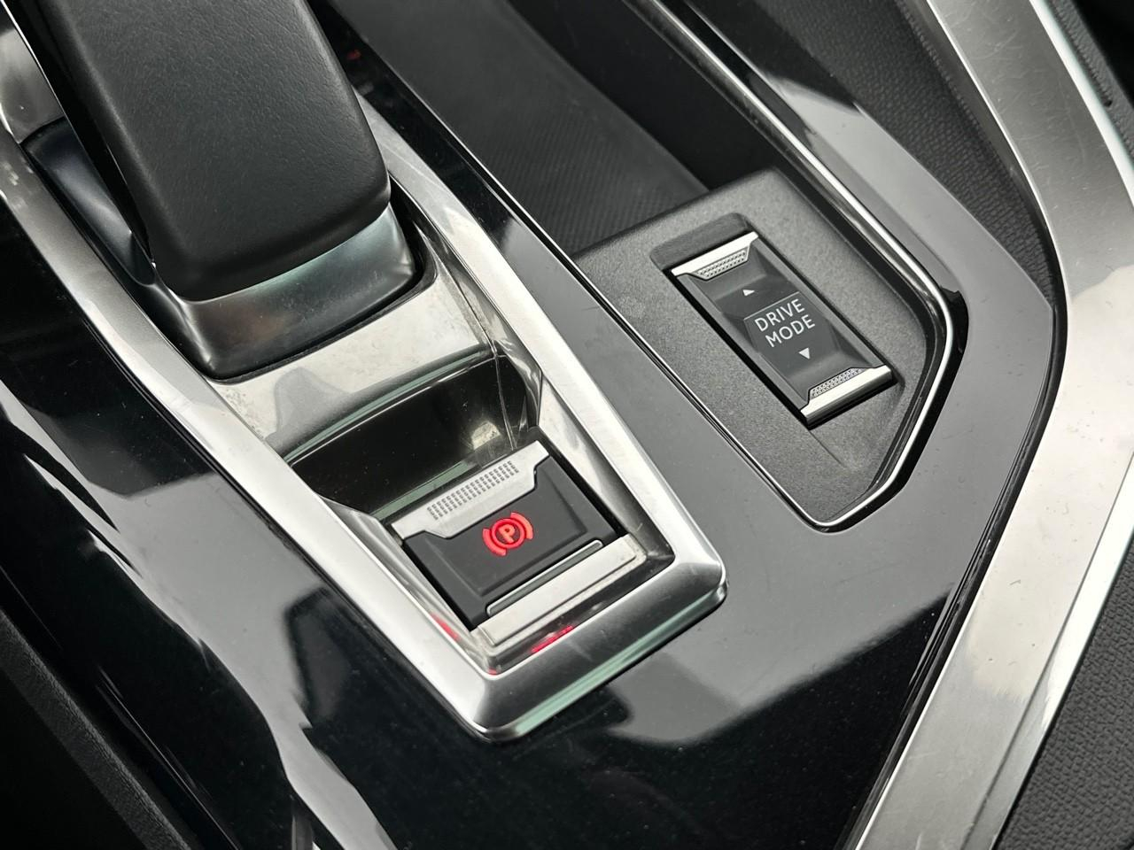 Peugeot 3008 hybrid 225 e-eat8 gt pack — photo 33