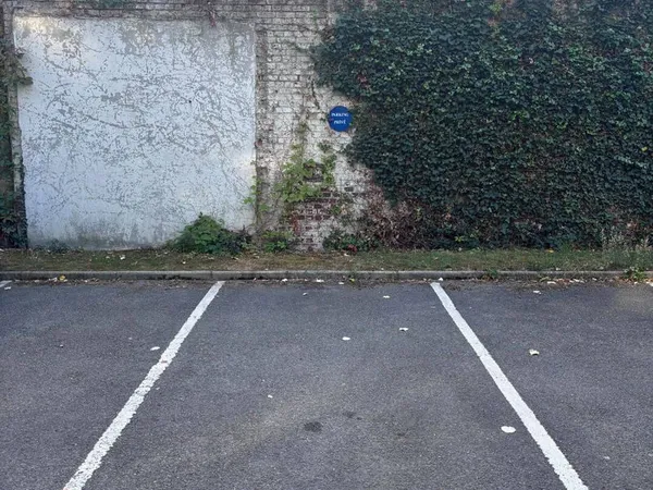 Parking 12 m²