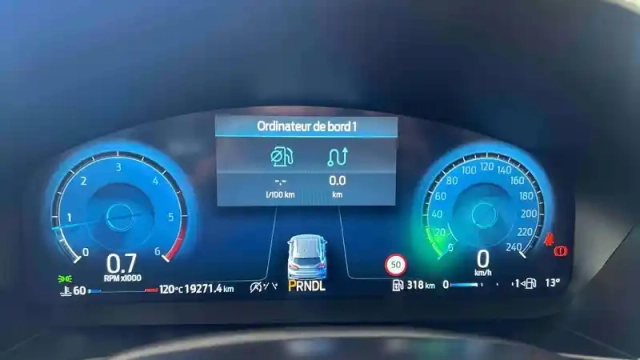 Ford Focus 1.5 ecoblue 115 powershift — photo 23