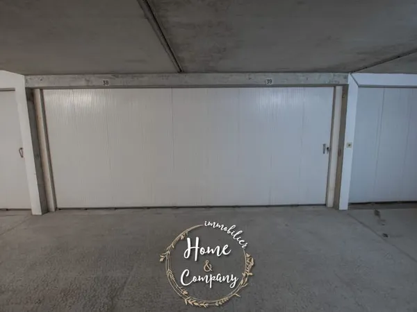 ROYAN CENTRE- GARAGE