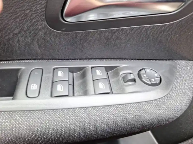 Peugeot 208 electrique 50 kwh 136ch — photo 20