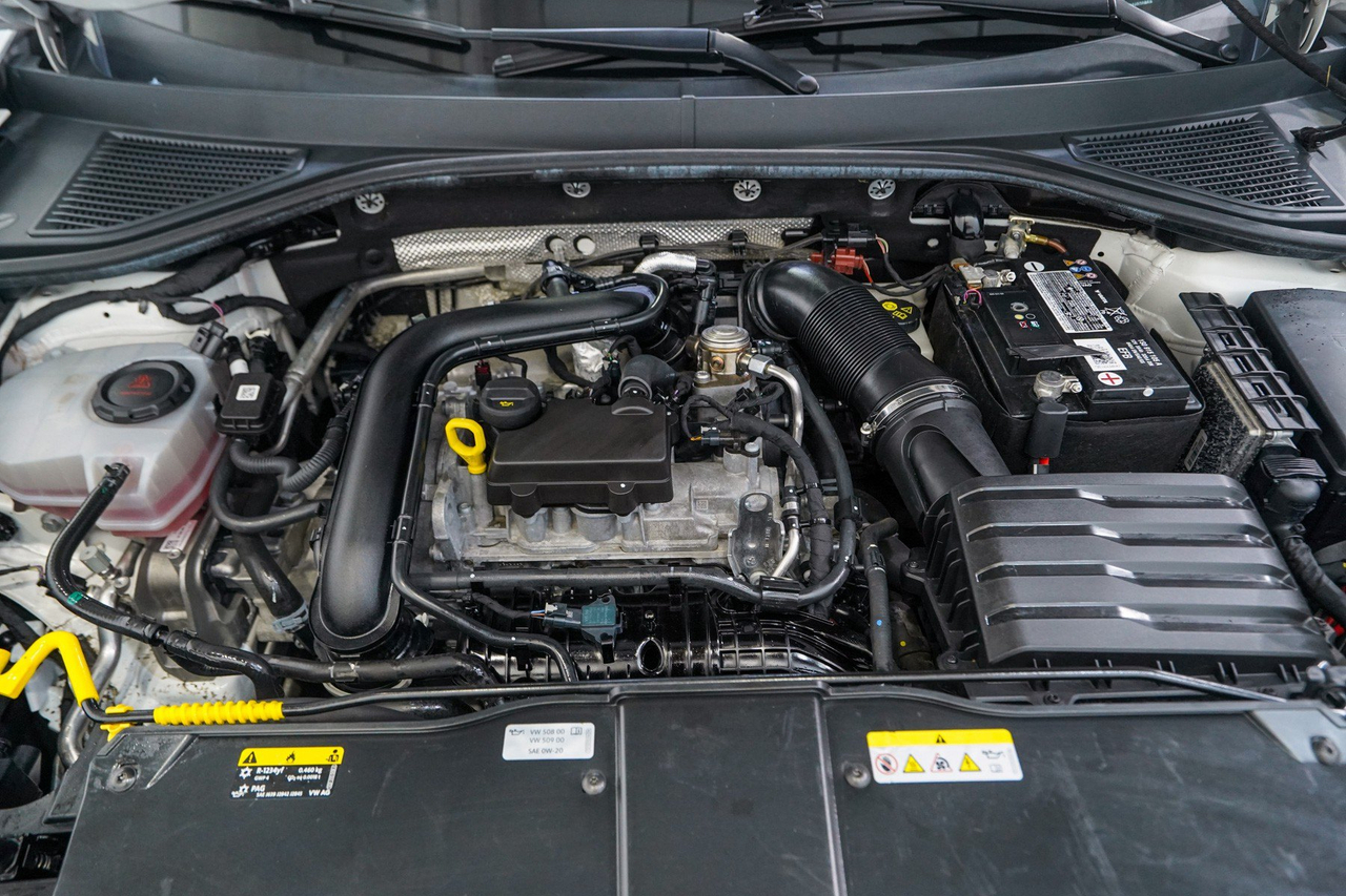 Volkswagen T-Roc — photo 30