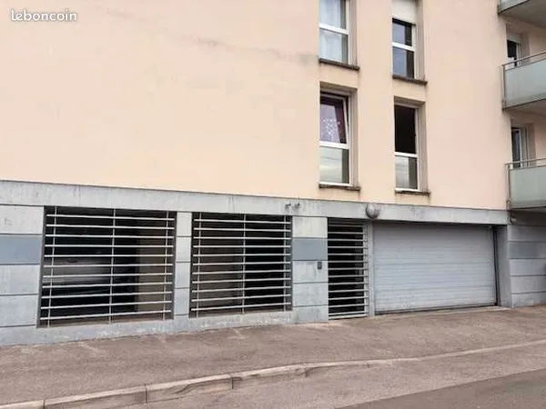 Garage/box 16 m² Besancon