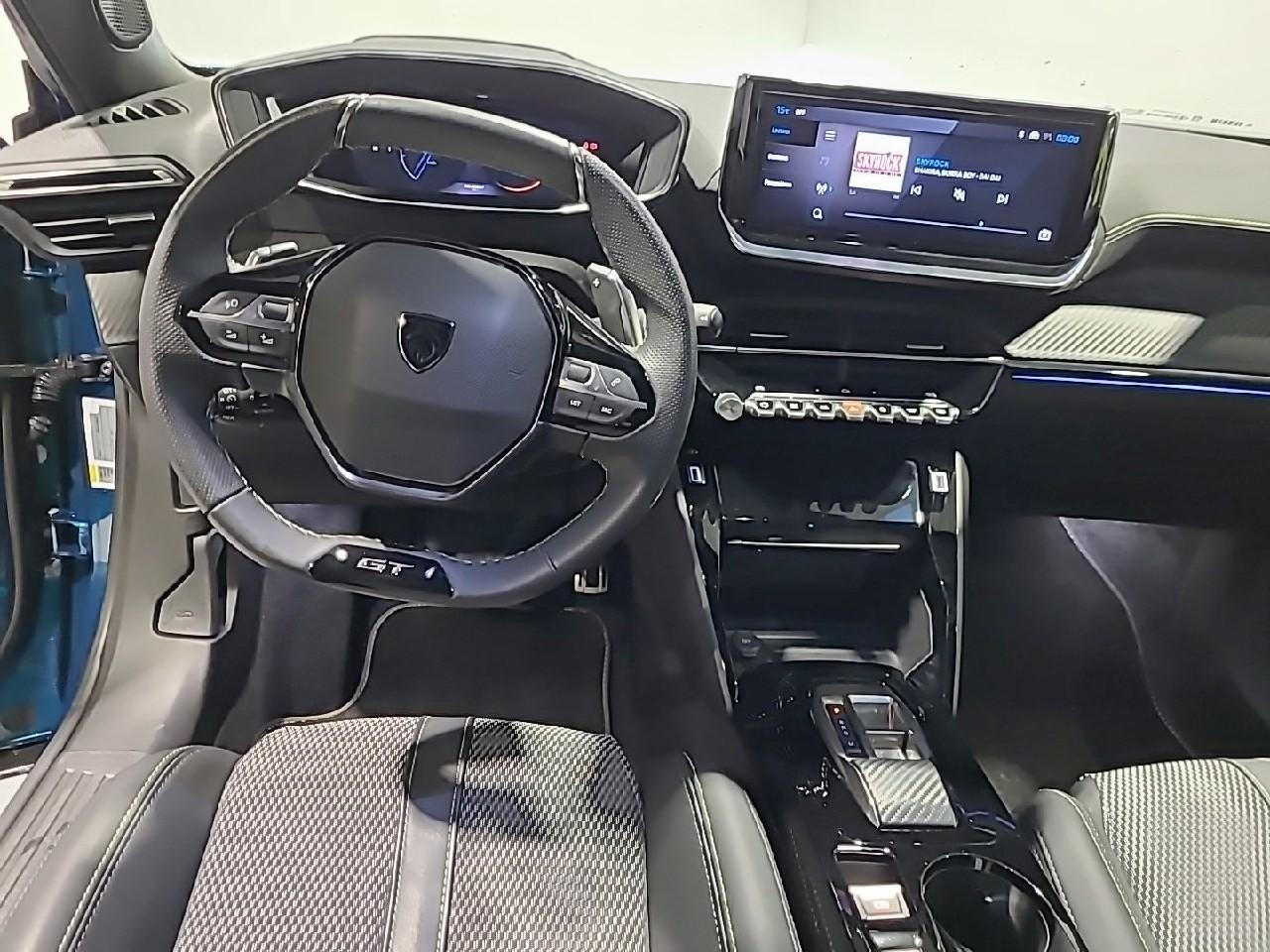 Peugeot 2008 hybrid 145 ch e-dcs6 gt — photo 12
