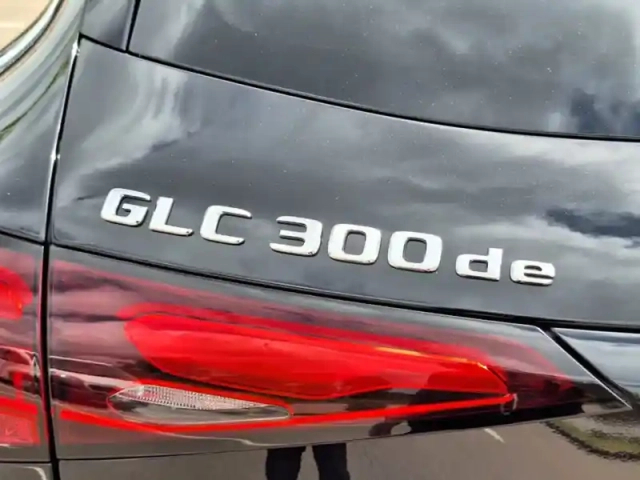 Mercedes Glc 300 de hybrid eq 4matic am — photo 17