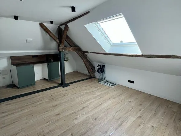 Bel appartement, deux pièces plein centre Neauphle le Château refait à neuf