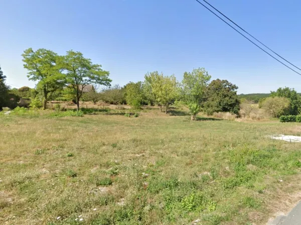Terrain 987 m²