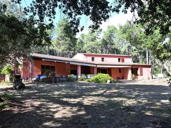 Maison 6 pièces 232 m²