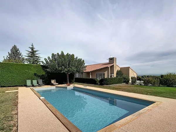 Maison 5 pièces 140 m²