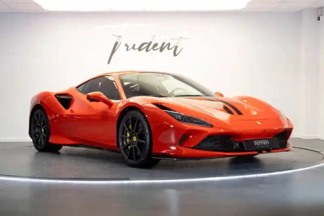 Ferrari F8 tributo 3.9  v8 biturbo 720ch — photo 3