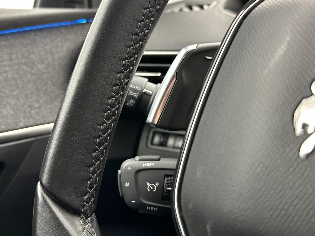 Peugeot 3008 hybrid 225 e-eat8 allure pack — photo 22