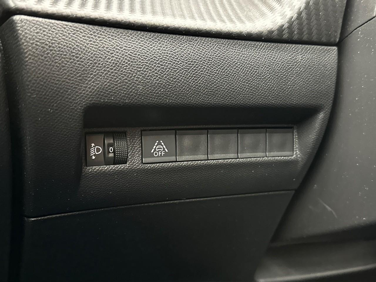 Peugeot 2008 puretech 130 s&s eat8 style — photo 16