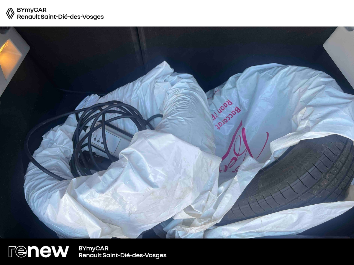 Renault Zoe R110 - 22B — photo 13