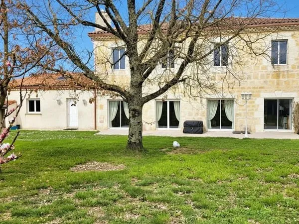 Maison Vente Castelnau-de-Montmiral 7p 195m² 449000€