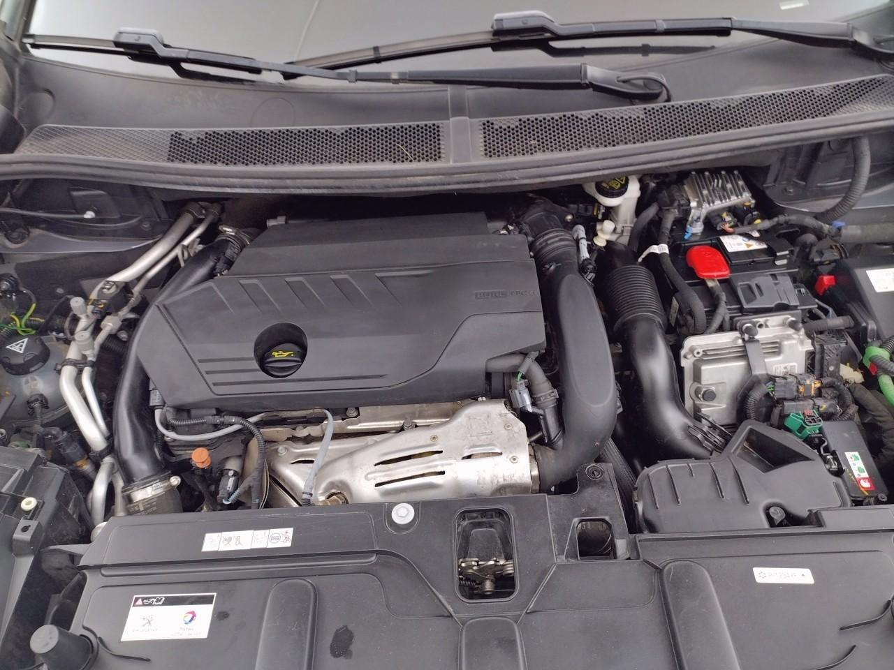 Peugeot 3008 hybrid 225 e-eat8 allure pack — photo 15