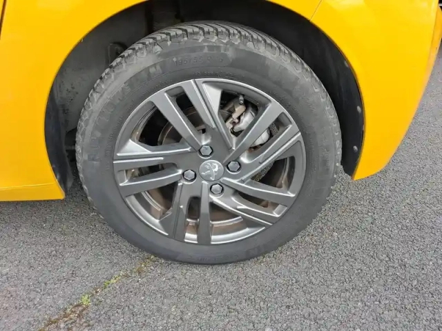 Peugeot 208 puretech 100 s&amp;s eat8 — photo 19