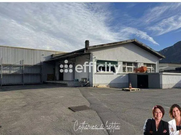 Entrepôt 250 m²