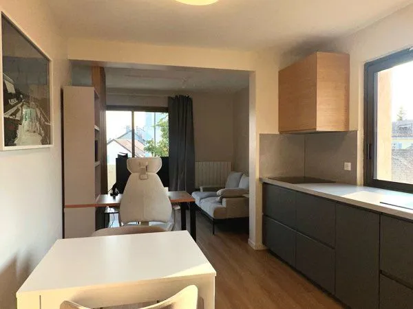 Studio avec balcon plein centre-ville Ferney-Voltaire
