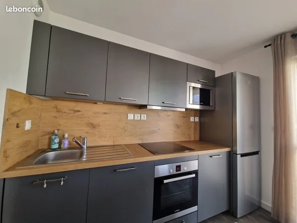 Location T3 meublé avec balcon et place de parking