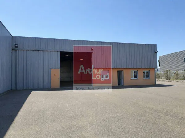 Local d'activité 330 m²