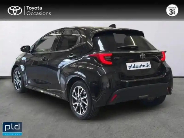 Toyota Yaris 116h design 5p mc24 — photo 3