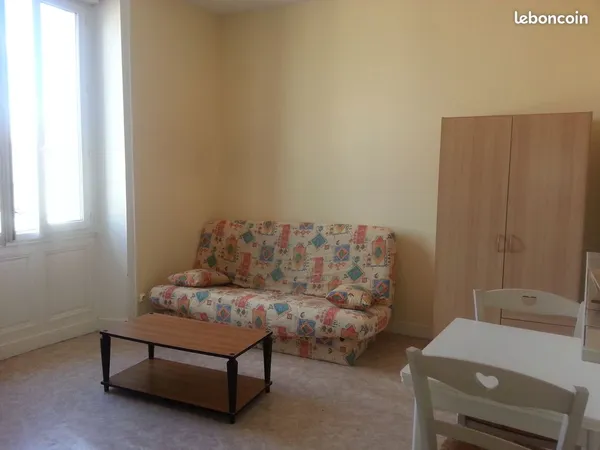 STUDIO Angouleme centre sur plateau