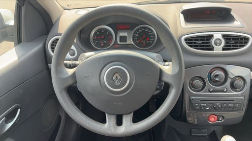 Renault Clio 1.5 DCI 90 - Expression – 2012 – 144000 km – Diesel – Boîte Manuelle — photo 30