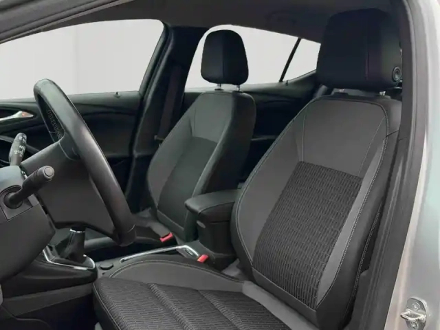 Opel Astra 1.2 turbo 130ch elegance business 7cv — photo 12