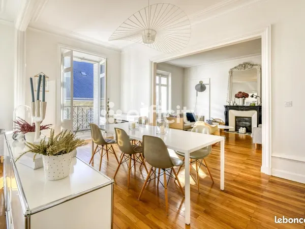 Appartement 6 pièces 153 m²