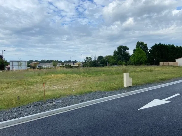 Terrain 800 m²