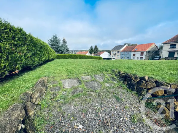 Terrain 697 m²