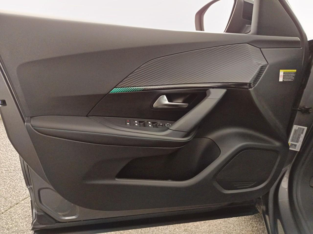 Peugeot 2008 puretech 100 s&s bvm6 allure — photo 19