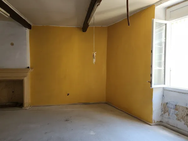 4 Plateaux à rénover, certains avec terrasse