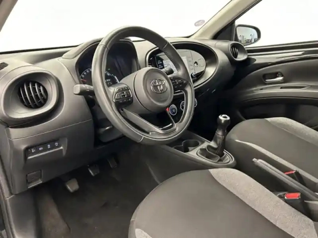 Toyota Aygo 1.0 vvt-i 72 dynamic — photo 11