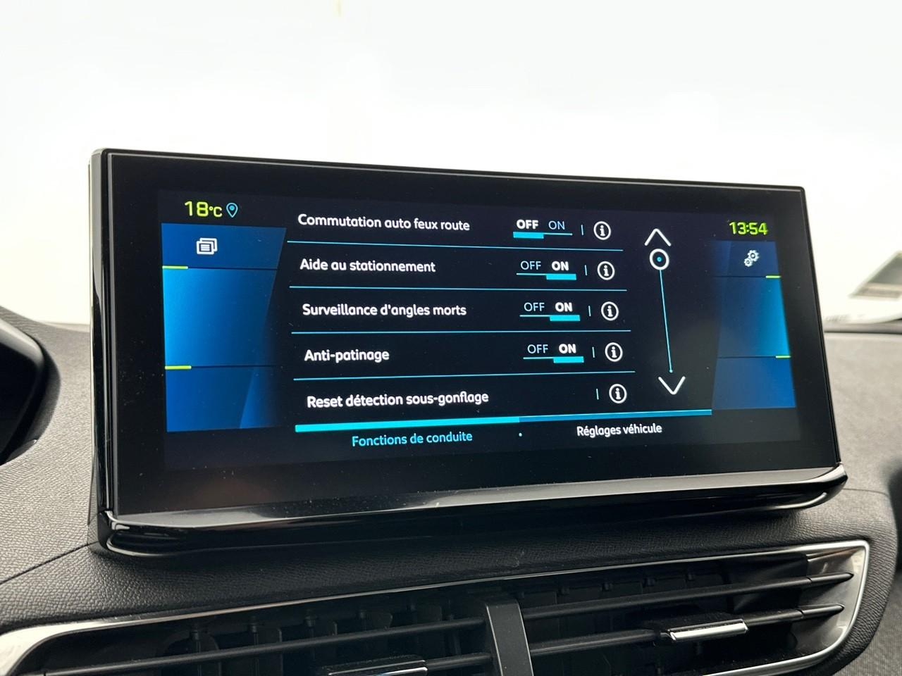 Peugeot 3008 hybrid 225 e-eat8 allure pack — photo 23