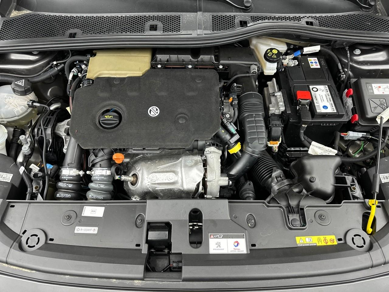 Peugeot 208 bluehdi 100 s&s bvm6 gt — photo 13