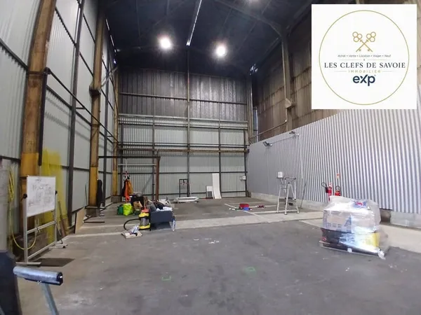 Local commercial 300 m²